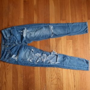 American Eagle tomgirl distressed jeans
